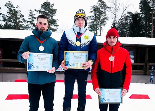 Тимофей Скрупский из Глуска победил на соревнованиях по лыжным гонкам среди работников лесхозов страны.   
