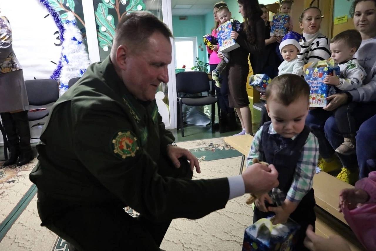 Новогодняя акция «Наши дети» состоялась в Центре коррекционно-развивающего обучения и реабилитации Глуска